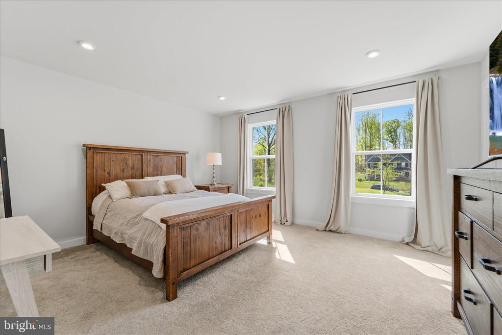 2008 WOODSTOCK ST, WARRENTON, Virginia 20187, 4 Bedrooms Bedrooms, ,3 BathroomsBathrooms,Residential,2008 WOODSTOCK ST,VAFQ2021656 MLS # VAFQ2021656