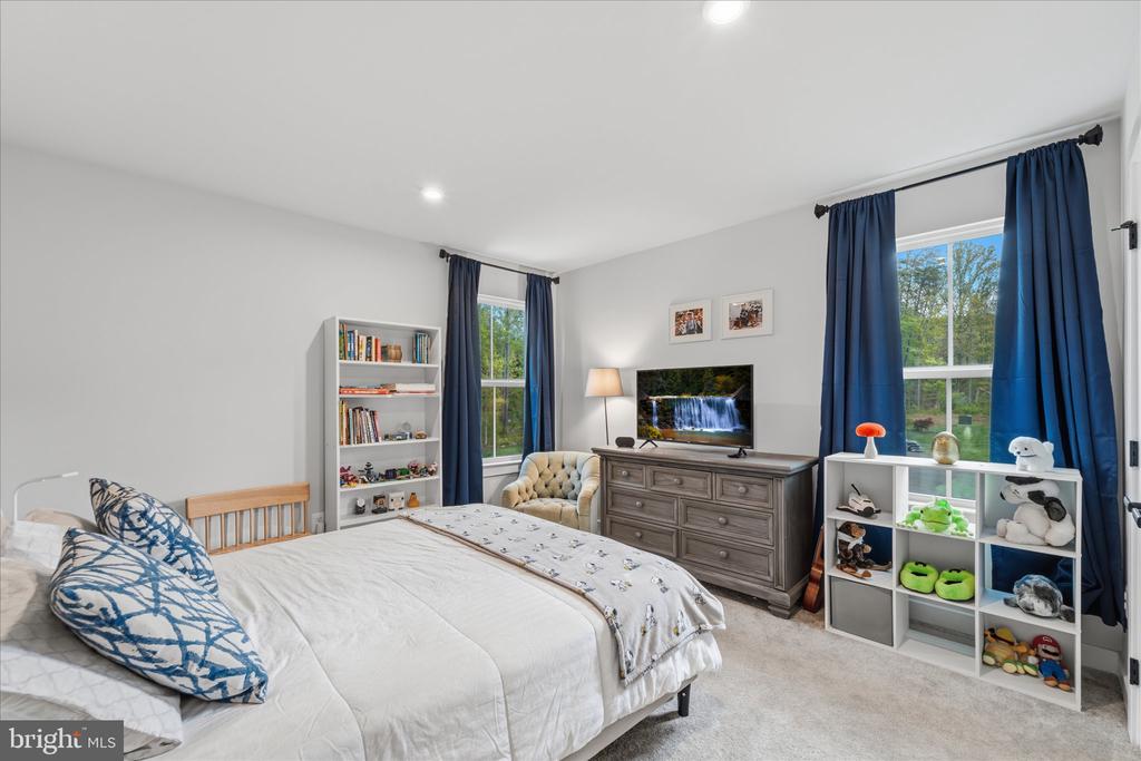 2008 WOODSTOCK ST, WARRENTON, Virginia 20187, 4 Bedrooms Bedrooms, ,3 BathroomsBathrooms,Residential,2008 WOODSTOCK ST,VAFQ2021656 MLS # VAFQ2021656