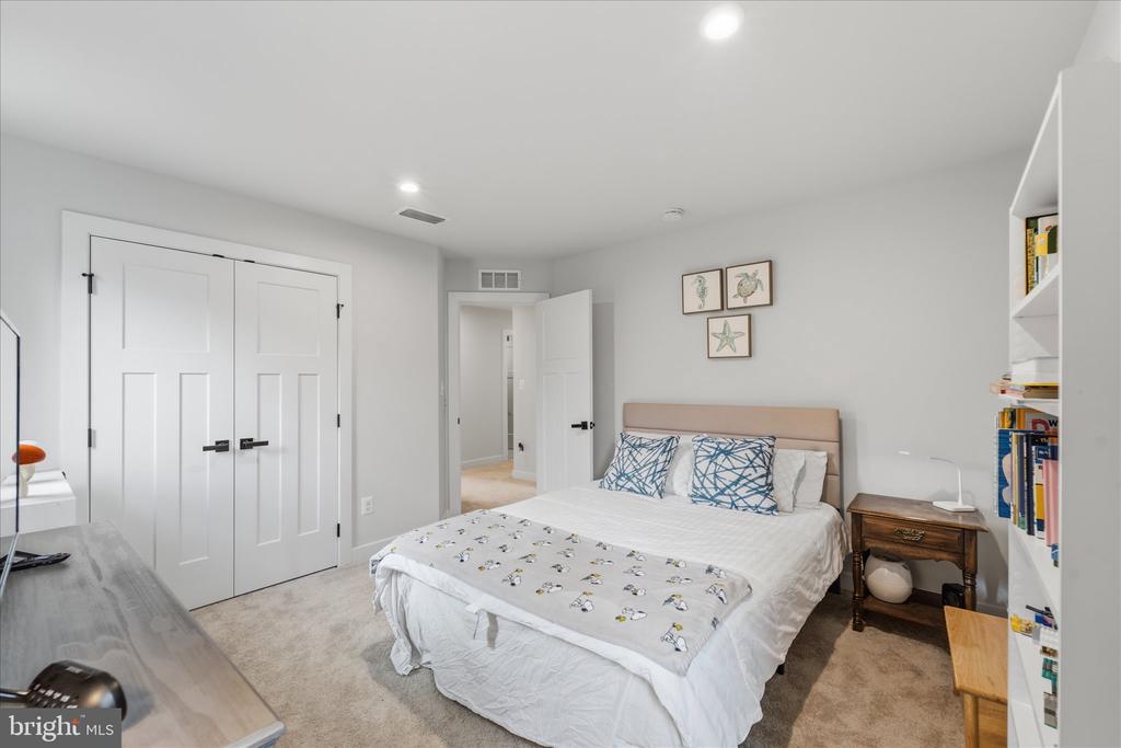 2008 WOODSTOCK ST, WARRENTON, Virginia 20187, 4 Bedrooms Bedrooms, ,3 BathroomsBathrooms,Residential,2008 WOODSTOCK ST,VAFQ2021656 MLS # VAFQ2021656