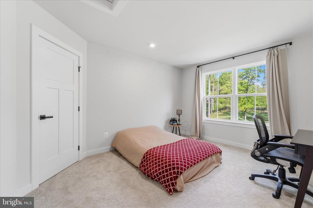 2008 WOODSTOCK ST, WARRENTON, Virginia 20187, 4 Bedrooms Bedrooms, ,3 BathroomsBathrooms,Residential,2008 WOODSTOCK ST,VAFQ2021656 MLS # VAFQ2021656