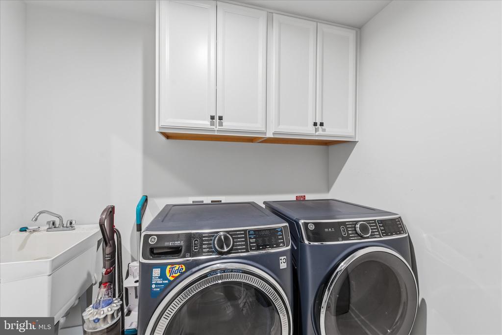 2008 WOODSTOCK ST, WARRENTON, Virginia 20187, 4 Bedrooms Bedrooms, ,3 BathroomsBathrooms,Residential,2008 WOODSTOCK ST,VAFQ2021656 MLS # VAFQ2021656