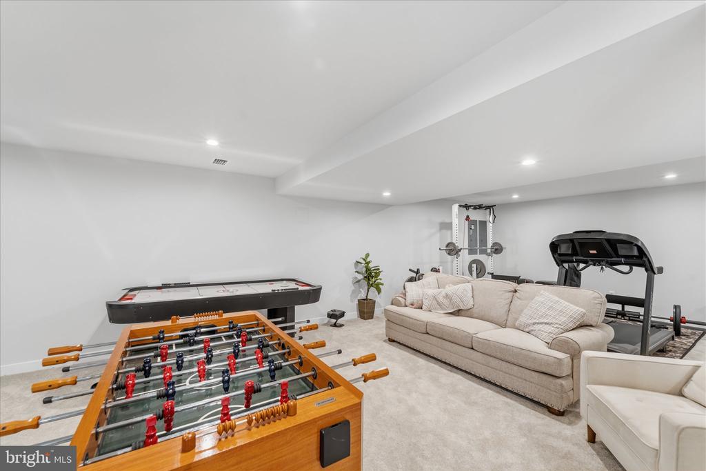 2008 WOODSTOCK ST, WARRENTON, Virginia 20187, 4 Bedrooms Bedrooms, ,3 BathroomsBathrooms,Residential,2008 WOODSTOCK ST,VAFQ2021656 MLS # VAFQ2021656