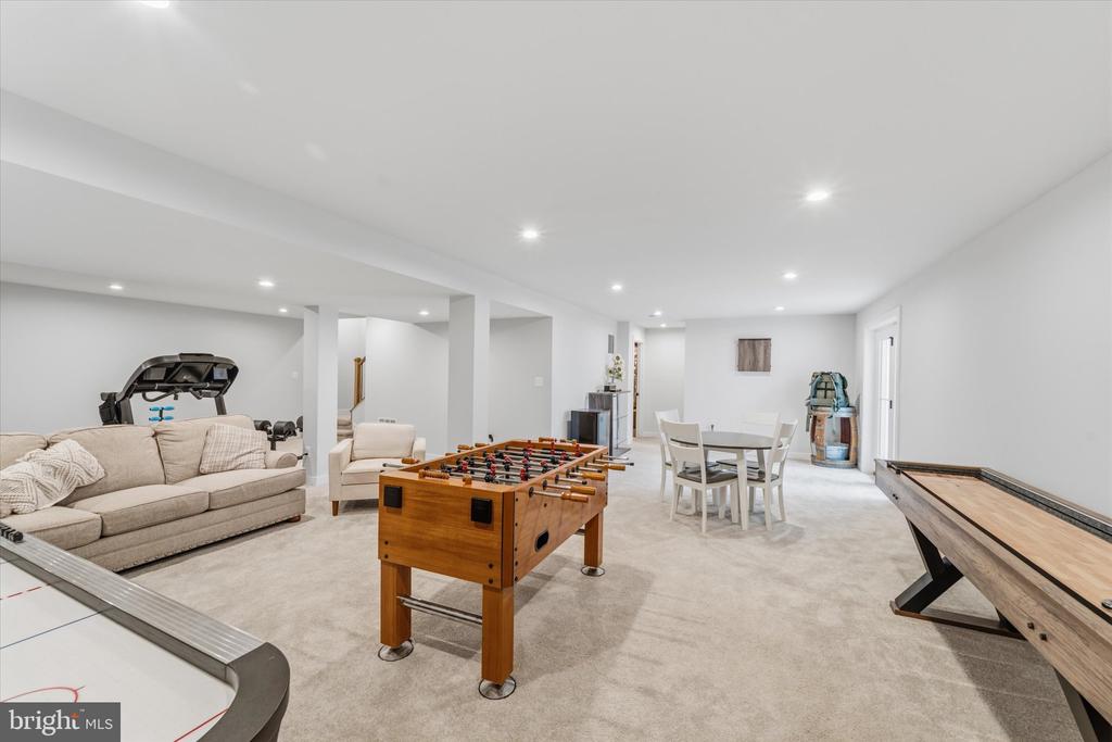 2008 WOODSTOCK ST, WARRENTON, Virginia 20187, 4 Bedrooms Bedrooms, ,3 BathroomsBathrooms,Residential,2008 WOODSTOCK ST,VAFQ2021656 MLS # VAFQ2021656