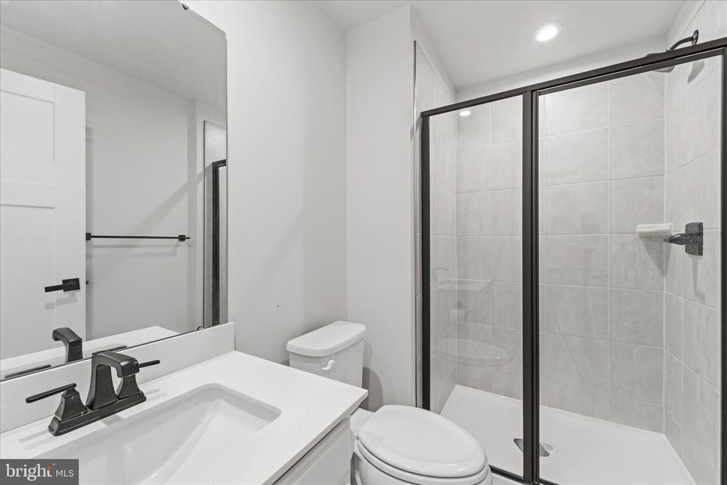 2008 WOODSTOCK ST, WARRENTON, Virginia 20187, 4 Bedrooms Bedrooms, ,3 BathroomsBathrooms,Residential,2008 WOODSTOCK ST,VAFQ2021656 MLS # VAFQ2021656