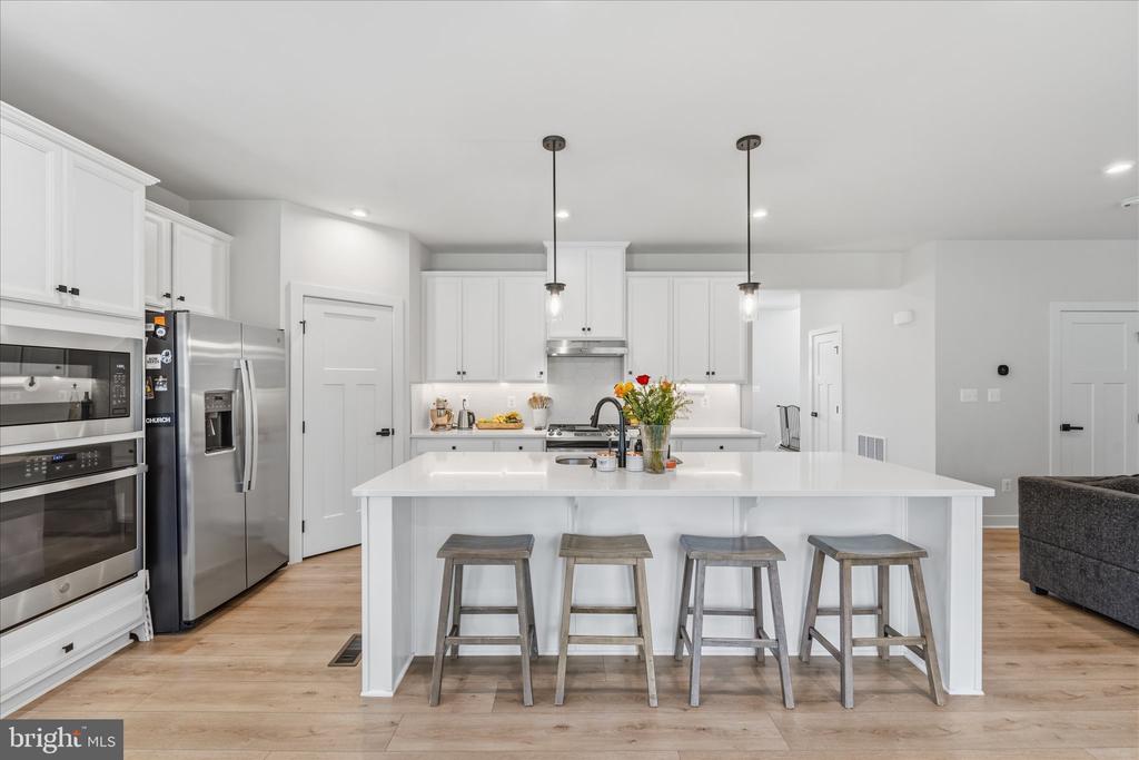 2008 WOODSTOCK ST, WARRENTON, Virginia 20187, 4 Bedrooms Bedrooms, ,3 BathroomsBathrooms,Residential,2008 WOODSTOCK ST,VAFQ2021656 MLS # VAFQ2021656