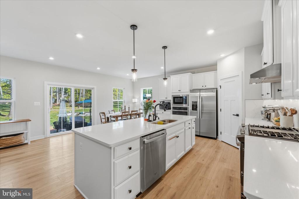 2008 WOODSTOCK ST, WARRENTON, Virginia 20187, 4 Bedrooms Bedrooms, ,3 BathroomsBathrooms,Residential,2008 WOODSTOCK ST,VAFQ2021656 MLS # VAFQ2021656