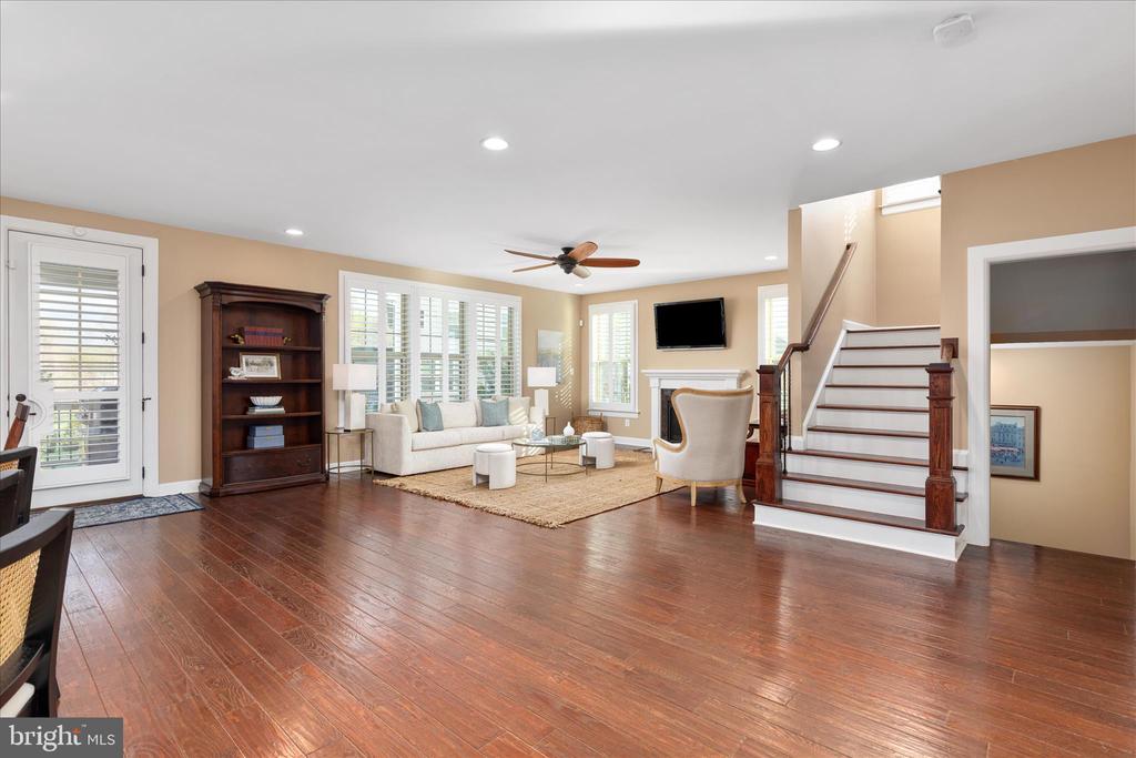 6443 BOB WHITE DR, WARRENTON, Virginia 20187, 5 Bedrooms Bedrooms, ,4 BathroomsBathrooms,Residential,6443 BOB WHITE DR,VAFQ2021692 MLS # VAFQ2021692