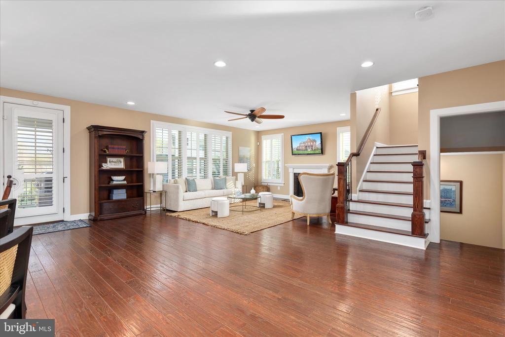 6443 BOB WHITE DR, WARRENTON, Virginia 20187, 5 Bedrooms Bedrooms, ,4 BathroomsBathrooms,Residential,6443 BOB WHITE DR,VAFQ2021692 MLS # VAFQ2021692