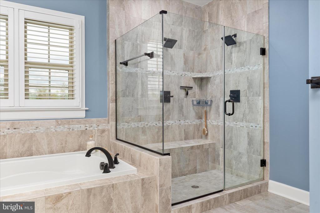 6443 BOB WHITE DR, WARRENTON, Virginia 20187, 5 Bedrooms Bedrooms, ,4 BathroomsBathrooms,Residential,6443 BOB WHITE DR,VAFQ2021692 MLS # VAFQ2021692