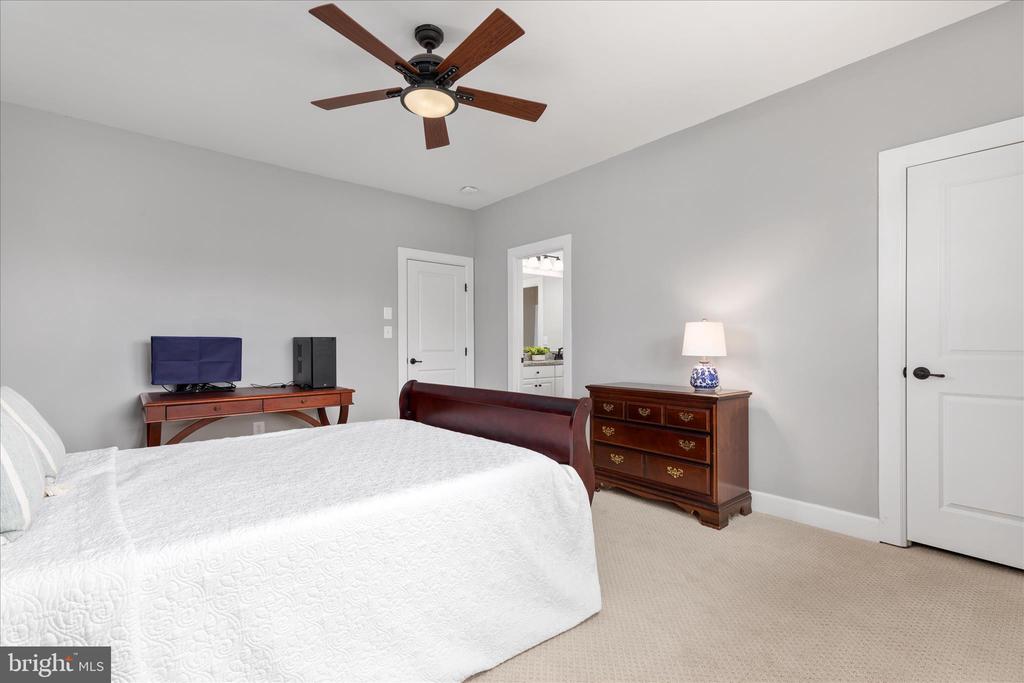 6443 BOB WHITE DR, WARRENTON, Virginia 20187, 5 Bedrooms Bedrooms, ,4 BathroomsBathrooms,Residential,6443 BOB WHITE DR,VAFQ2021692 MLS # VAFQ2021692