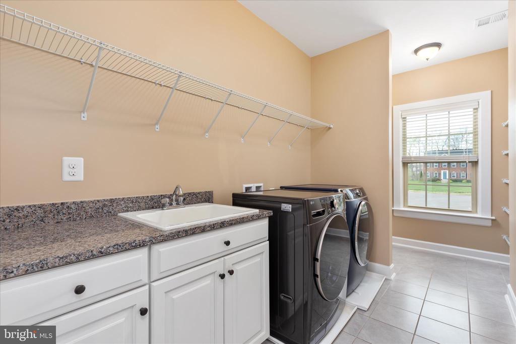 6443 BOB WHITE DR, WARRENTON, Virginia 20187, 5 Bedrooms Bedrooms, ,4 BathroomsBathrooms,Residential,6443 BOB WHITE DR,VAFQ2021692 MLS # VAFQ2021692