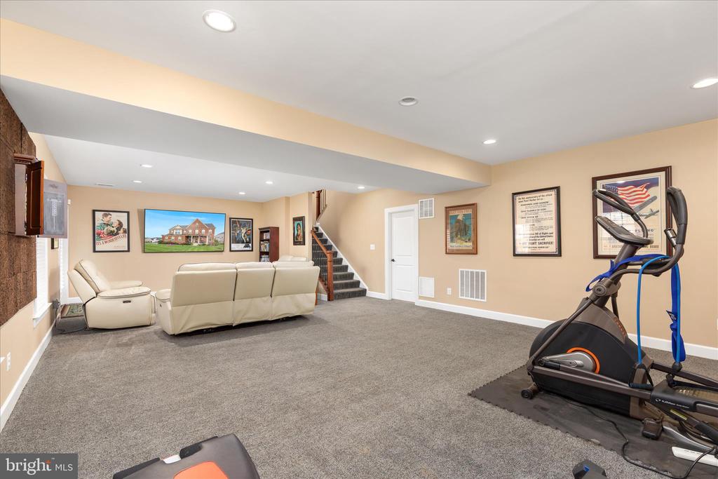 6443 BOB WHITE DR, WARRENTON, Virginia 20187, 5 Bedrooms Bedrooms, ,4 BathroomsBathrooms,Residential,6443 BOB WHITE DR,VAFQ2021692 MLS # VAFQ2021692