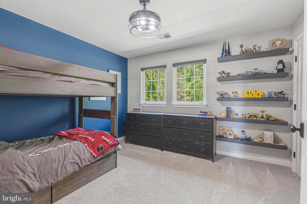 5068 DAWN CT, WARRENTON, Virginia 20187, 4 Bedrooms Bedrooms, ,2 BathroomsBathrooms,Residential,5068 DAWN CT,VAFQ2021478 MLS # VAFQ2021478