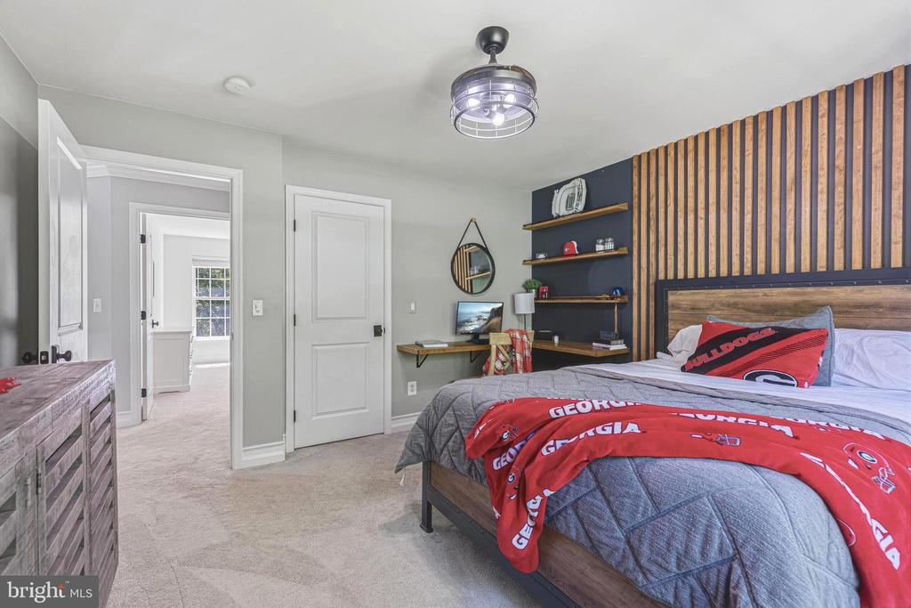 5068 DAWN CT, WARRENTON, Virginia 20187, 4 Bedrooms Bedrooms, ,2 BathroomsBathrooms,Residential,5068 DAWN CT,VAFQ2021478 MLS # VAFQ2021478