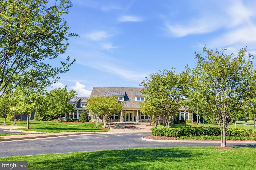 5068 DAWN CT, WARRENTON, Virginia 20187, 4 Bedrooms Bedrooms, ,2 BathroomsBathrooms,Residential,5068 DAWN CT,VAFQ2021478 MLS # VAFQ2021478