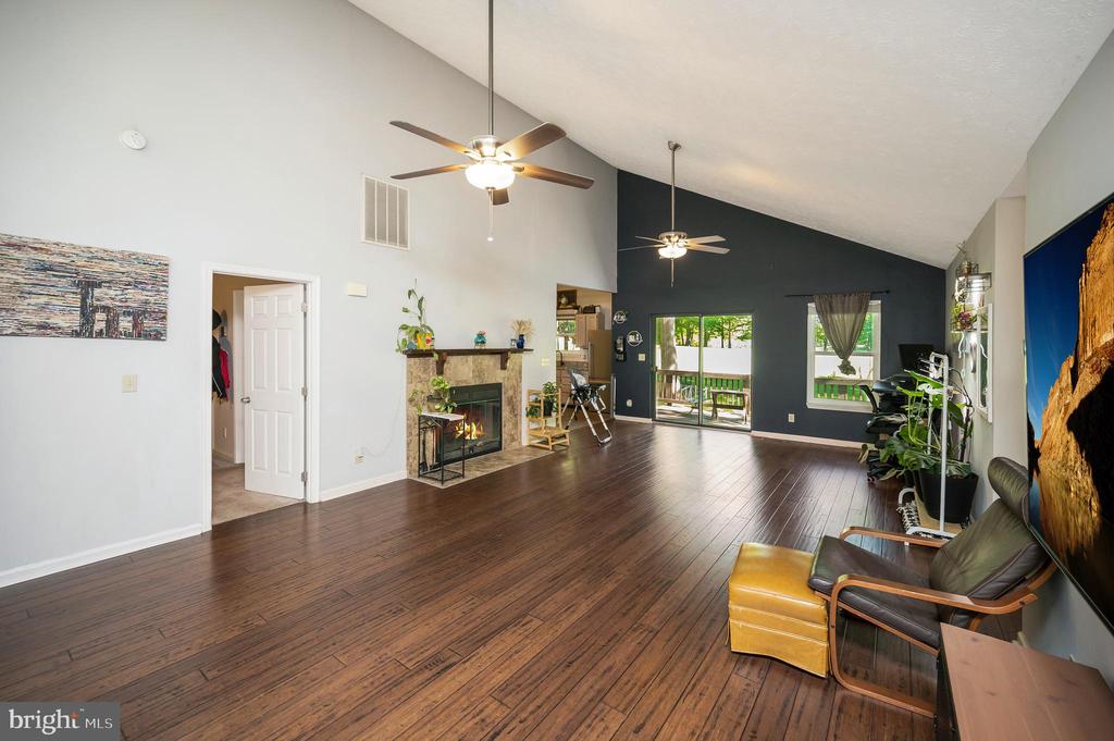 214 SAND TRAP LN, LOCUST GROVE, Virginia 22508, 3 Bedrooms Bedrooms, ,2 BathroomsBathrooms,Residential,LAKE OF THE WOODS,214 SAND TRAP LN,VAOR2013914 MLS # VAOR2013914