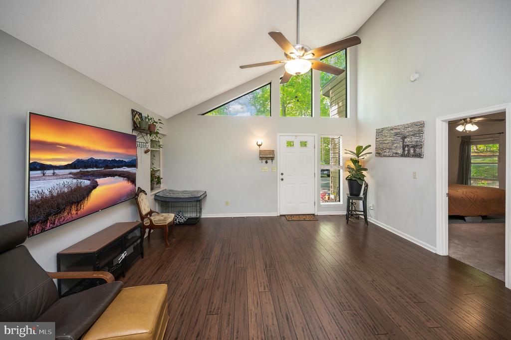 214 SAND TRAP LN, LOCUST GROVE, Virginia 22508, 3 Bedrooms Bedrooms, ,2 BathroomsBathrooms,Residential,LAKE OF THE WOODS,214 SAND TRAP LN,VAOR2013914 MLS # VAOR2013914