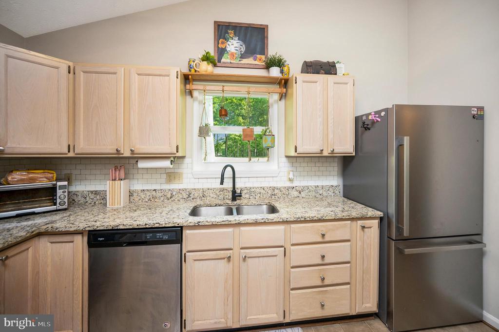 214 SAND TRAP LN, LOCUST GROVE, Virginia 22508, 3 Bedrooms Bedrooms, ,2 BathroomsBathrooms,Residential,LAKE OF THE WOODS,214 SAND TRAP LN,VAOR2013914 MLS # VAOR2013914