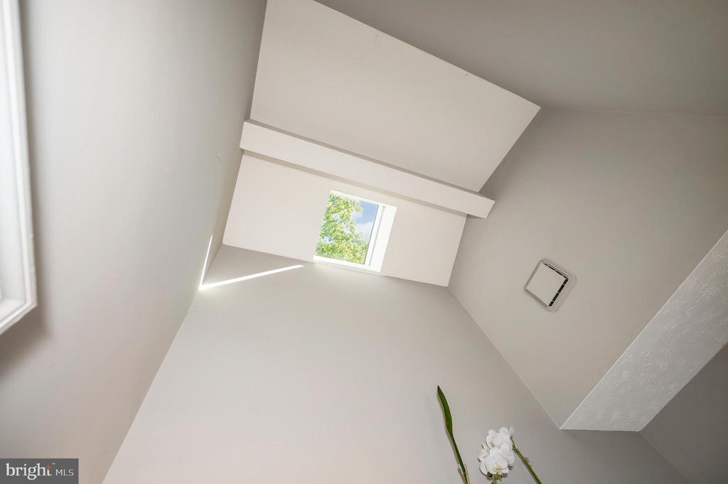 214 SAND TRAP LN, LOCUST GROVE, Virginia 22508, 3 Bedrooms Bedrooms, ,2 BathroomsBathrooms,Residential,LAKE OF THE WOODS,214 SAND TRAP LN,VAOR2013914 MLS # VAOR2013914