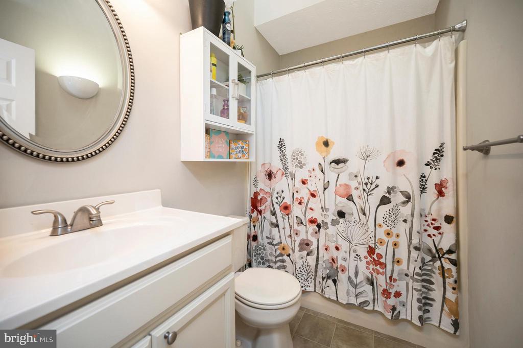 214 SAND TRAP LN, LOCUST GROVE, Virginia 22508, 3 Bedrooms Bedrooms, ,2 BathroomsBathrooms,Residential,LAKE OF THE WOODS,214 SAND TRAP LN,VAOR2013914 MLS # VAOR2013914