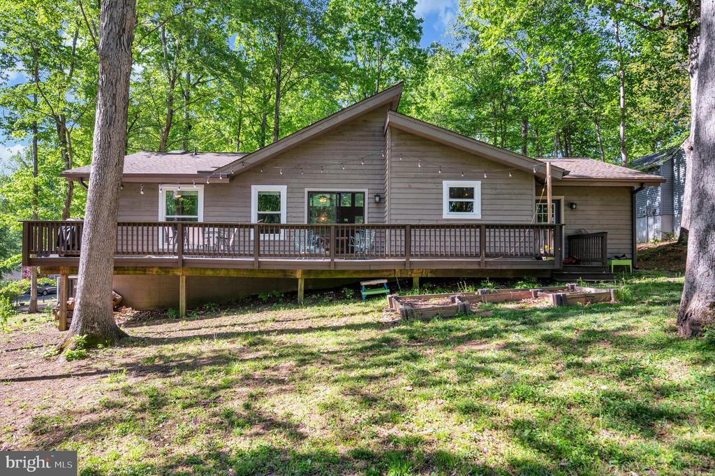 214 SAND TRAP LN, LOCUST GROVE, Virginia 22508, 3 Bedrooms Bedrooms, ,2 BathroomsBathrooms,Residential,LAKE OF THE WOODS,214 SAND TRAP LN,VAOR2013914 MLS # VAOR2013914