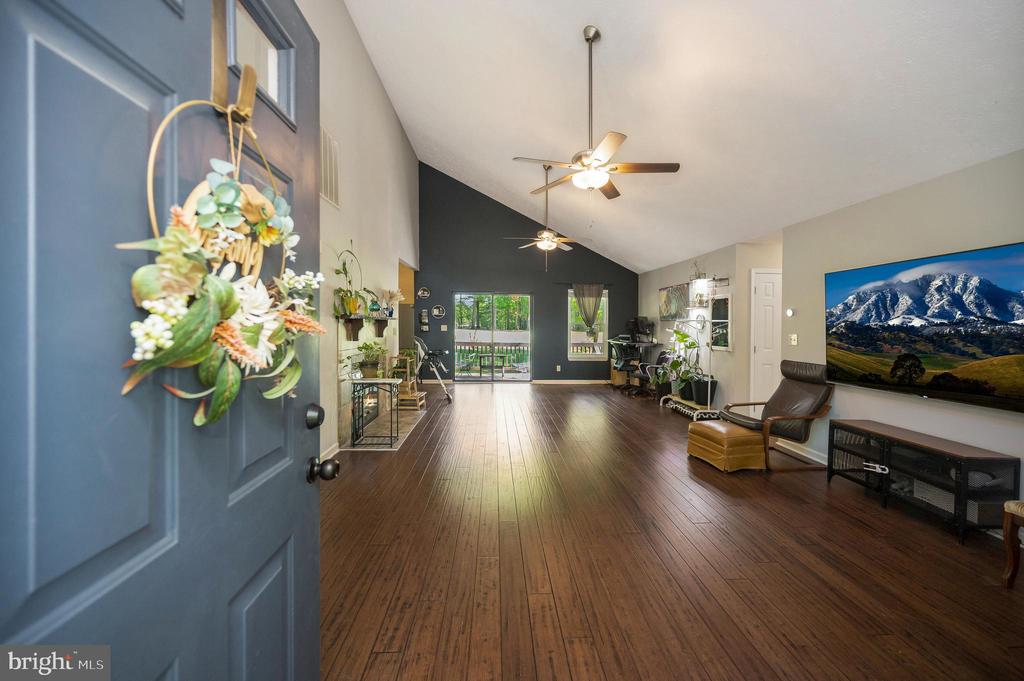 214 SAND TRAP LN, LOCUST GROVE, Virginia 22508, 3 Bedrooms Bedrooms, ,2 BathroomsBathrooms,Residential,LAKE OF THE WOODS,214 SAND TRAP LN,VAOR2013914 MLS # VAOR2013914