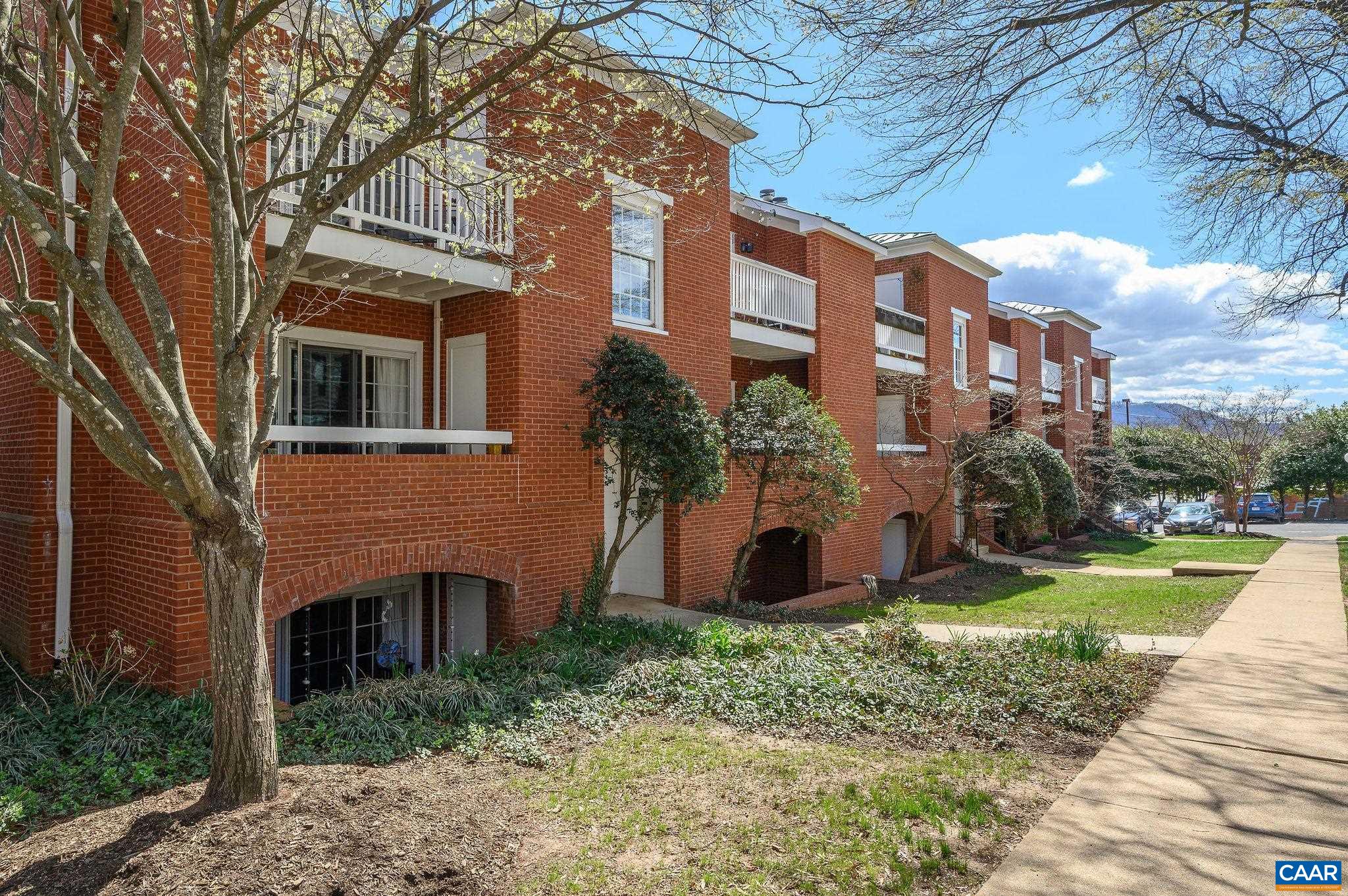 804 EAST JEFFERSON ST, CHARLOTTESVILLE, Virginia 22902, 2 Bedrooms Bedrooms, ,2 BathroomsBathrooms,Residential,Carter Gilmer Condos,804 EAST JEFFERSON ST,676074 MLS # 676074