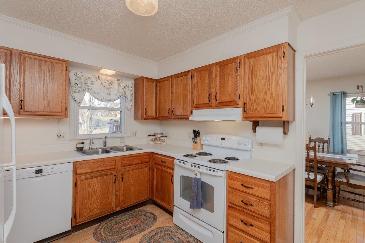 25 EMERY ST, HARRISONBURG, Virginia 22801, 3 Bedrooms Bedrooms, ,2 BathroomsBathrooms,Residential,25 EMERY ST,676096 MLS # 676096