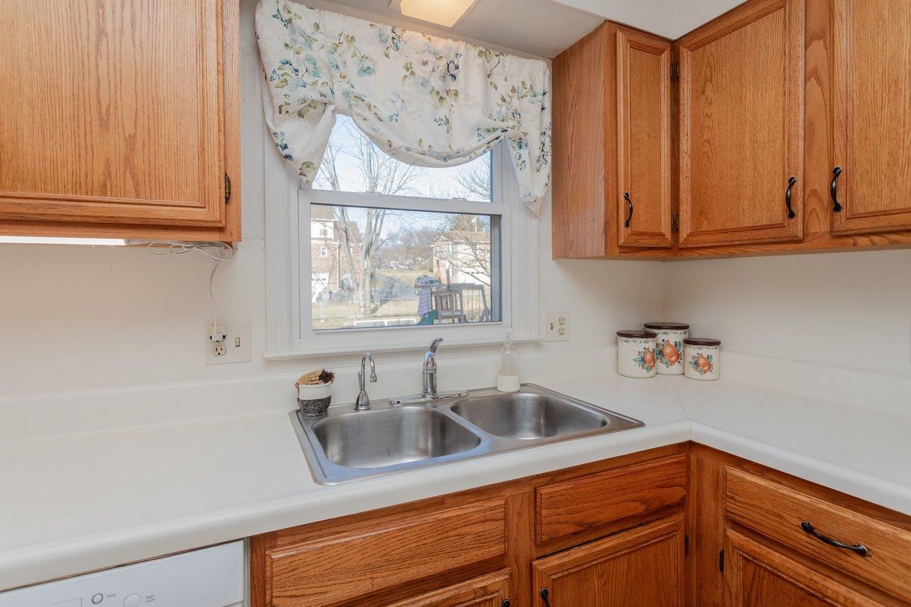 25 EMERY ST, HARRISONBURG, Virginia 22801, 3 Bedrooms Bedrooms, ,2 BathroomsBathrooms,Residential,25 EMERY ST,676096 MLS # 676096