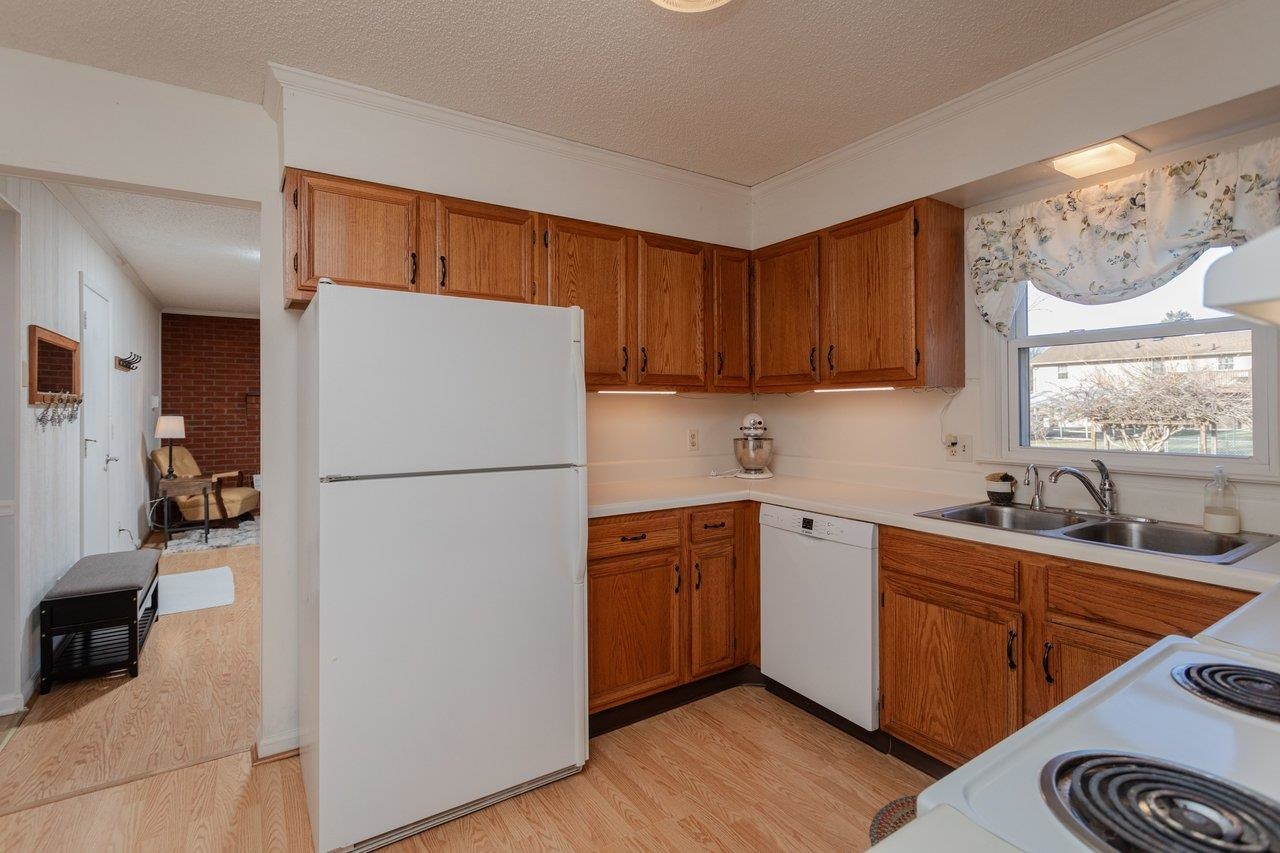 25 EMERY ST, HARRISONBURG, Virginia 22801, 3 Bedrooms Bedrooms, ,2 BathroomsBathrooms,Residential,25 EMERY ST,676096 MLS # 676096