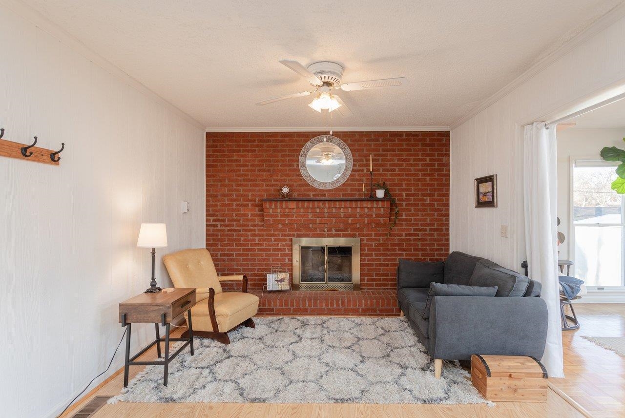 25 EMERY ST, HARRISONBURG, Virginia 22801, 3 Bedrooms Bedrooms, ,2 BathroomsBathrooms,Residential,25 EMERY ST,676096 MLS # 676096