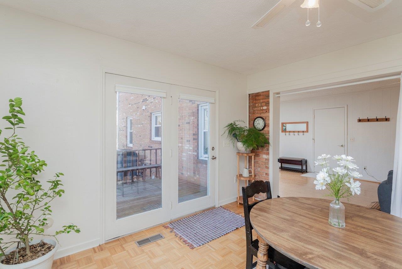 25 EMERY ST, HARRISONBURG, Virginia 22801, 3 Bedrooms Bedrooms, ,2 BathroomsBathrooms,Residential,25 EMERY ST,676096 MLS # 676096