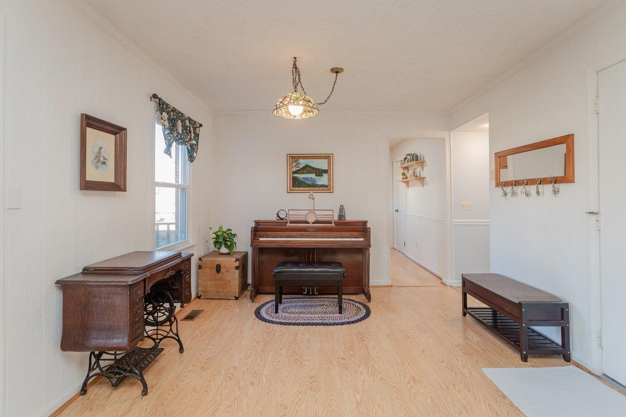 25 EMERY ST, HARRISONBURG, Virginia 22801, 3 Bedrooms Bedrooms, ,2 BathroomsBathrooms,Residential,25 EMERY ST,676096 MLS # 676096