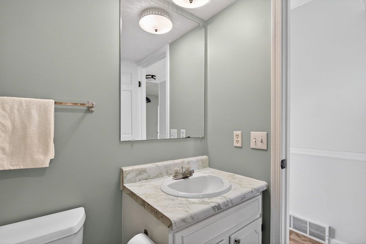 25 EMERY ST, HARRISONBURG, Virginia 22801, 3 Bedrooms Bedrooms, ,2 BathroomsBathrooms,Residential,25 EMERY ST,676096 MLS # 676096