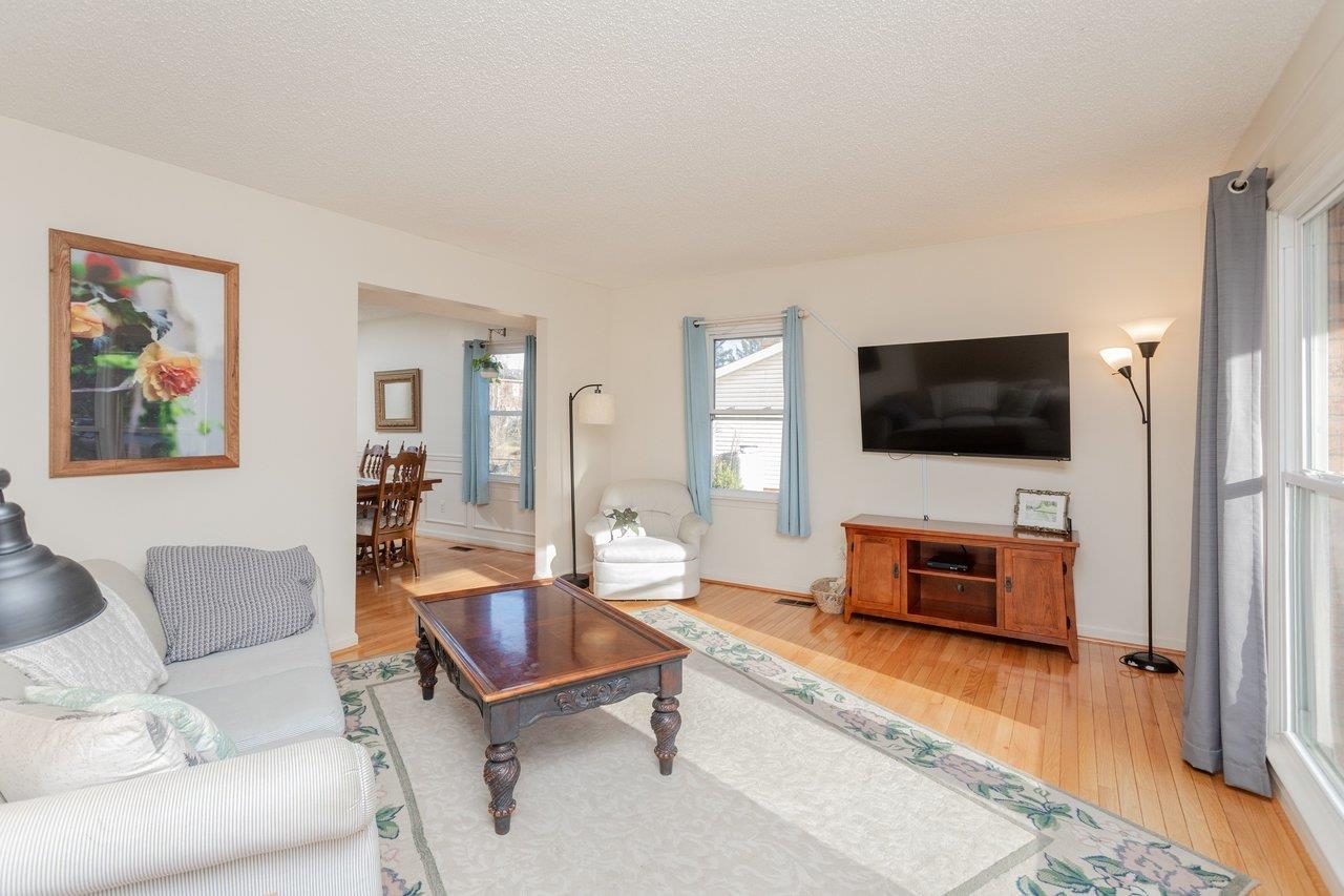 25 EMERY ST, HARRISONBURG, Virginia 22801, 3 Bedrooms Bedrooms, ,2 BathroomsBathrooms,Residential,25 EMERY ST,676096 MLS # 676096