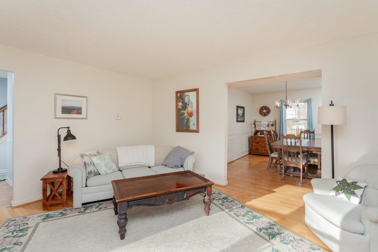 25 EMERY ST, HARRISONBURG, Virginia 22801, 3 Bedrooms Bedrooms, ,2 BathroomsBathrooms,Residential,25 EMERY ST,676096 MLS # 676096