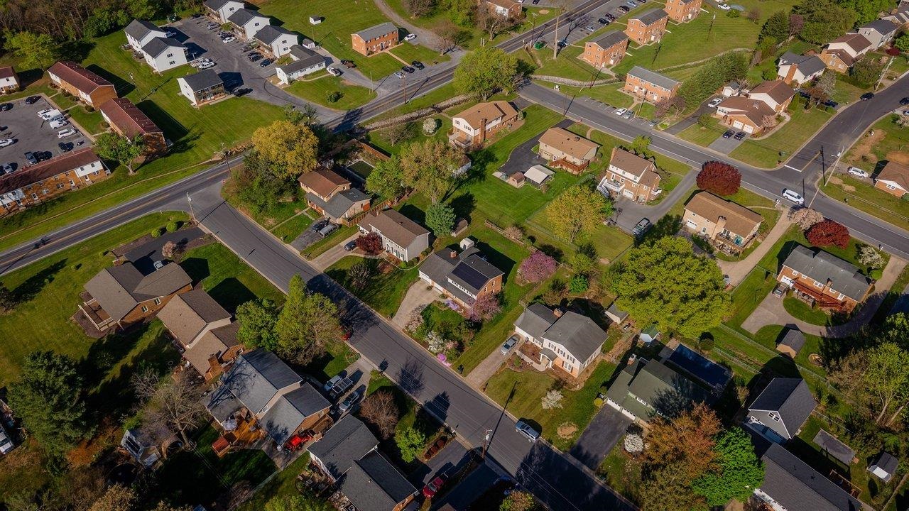 25 EMERY ST, HARRISONBURG, Virginia 22801, 3 Bedrooms Bedrooms, ,2 BathroomsBathrooms,Residential,25 EMERY ST,676096 MLS # 676096