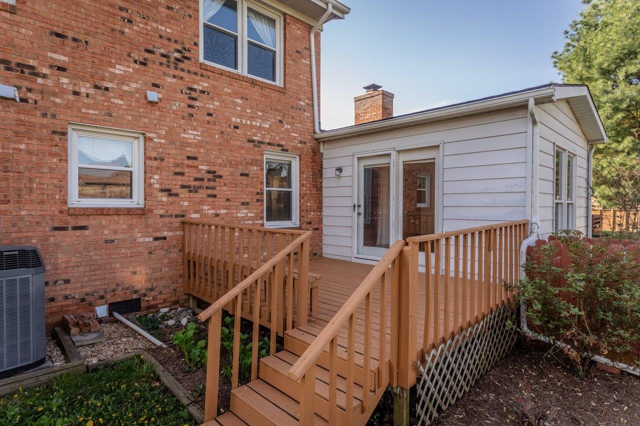 25 EMERY ST, HARRISONBURG, Virginia 22801, 3 Bedrooms Bedrooms, ,2 BathroomsBathrooms,Residential,25 EMERY ST,676096 MLS # 676096