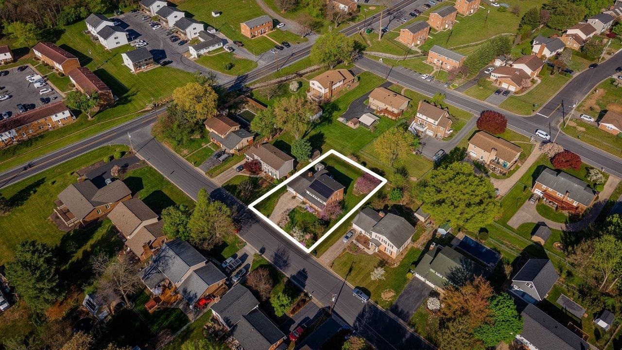 25 EMERY ST, HARRISONBURG, Virginia 22801, 3 Bedrooms Bedrooms, ,2 BathroomsBathrooms,Residential,25 EMERY ST,676096 MLS # 676096