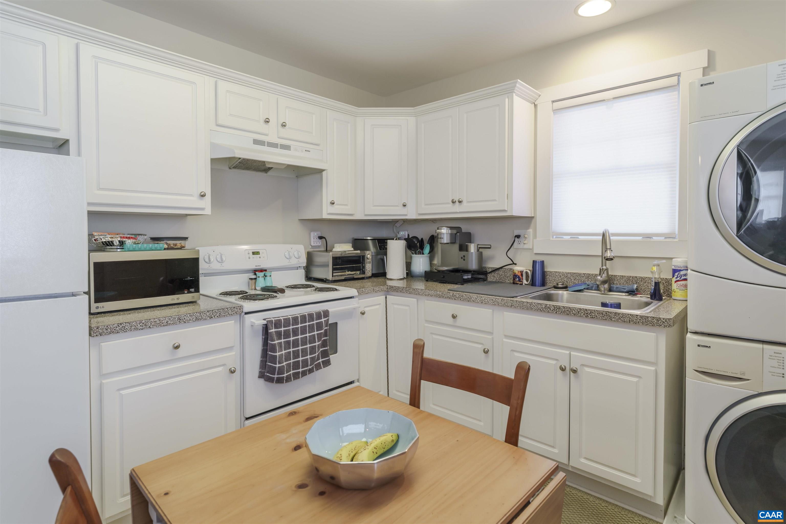 670 TYREE LN, CHARLOTTESVILLE, Virginia 22901, 5 Bedrooms Bedrooms, ,4 BathroomsBathrooms,Residential,670 TYREE LN,676100 MLS # 676100