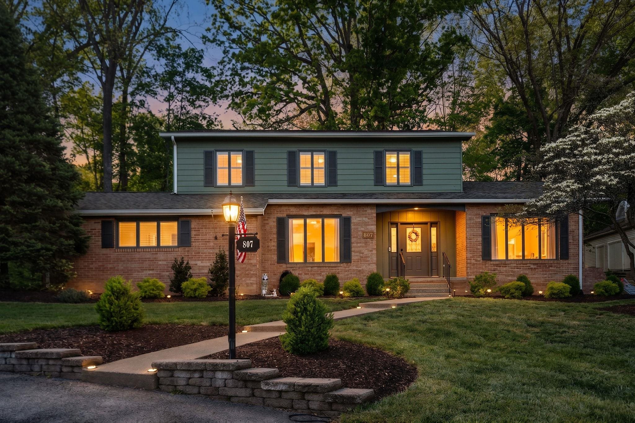 807 N BRAE BURN PL, STAUNTON, Virginia 24401, 4 Bedrooms Bedrooms, ,2 BathroomsBathrooms,Residential,807 N BRAE BURN PL,676190 MLS # 676190