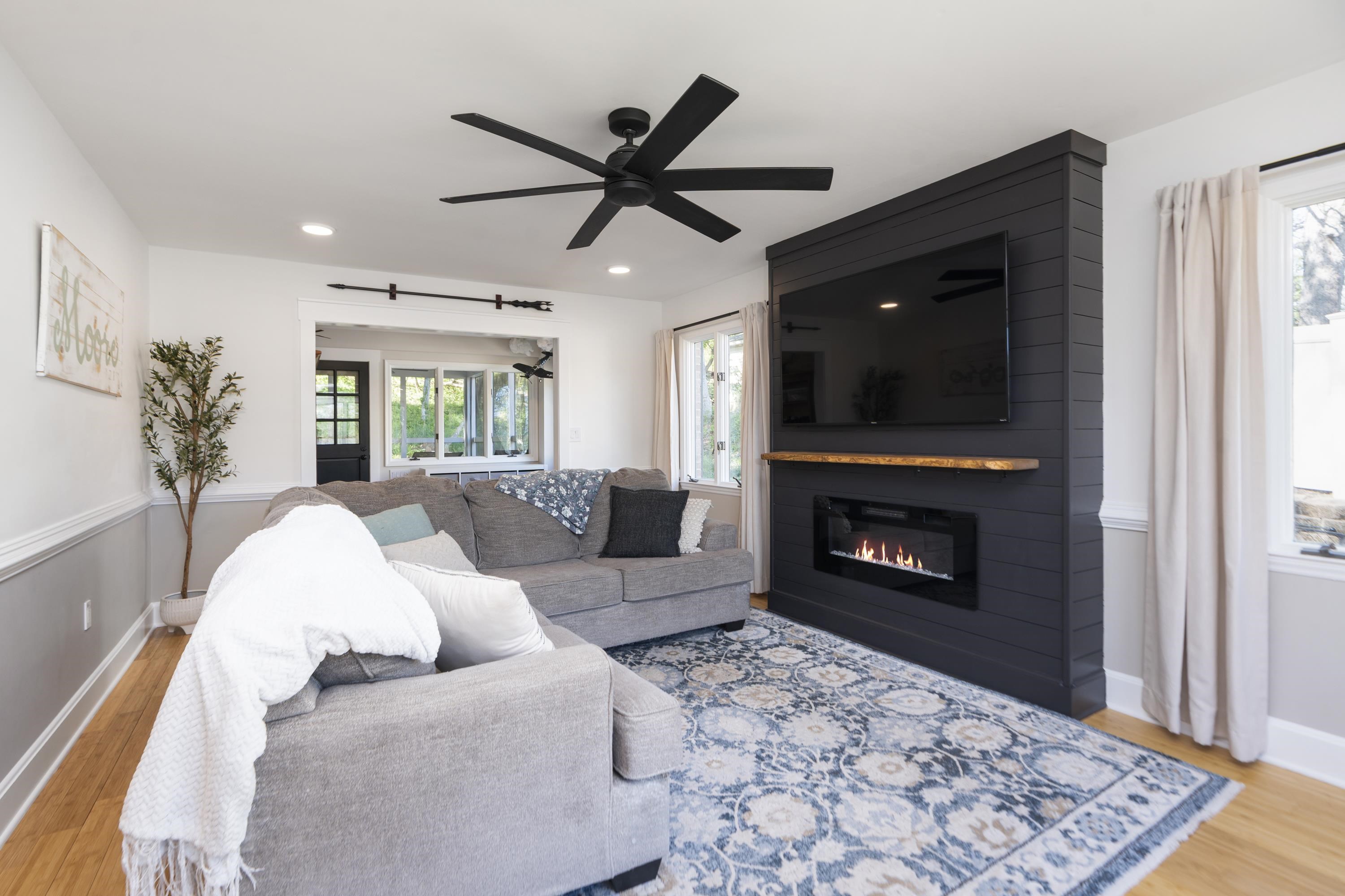 807 N BRAE BURN PL, STAUNTON, Virginia 24401, 4 Bedrooms Bedrooms, ,2 BathroomsBathrooms,Residential,807 N BRAE BURN PL,676190 MLS # 676190