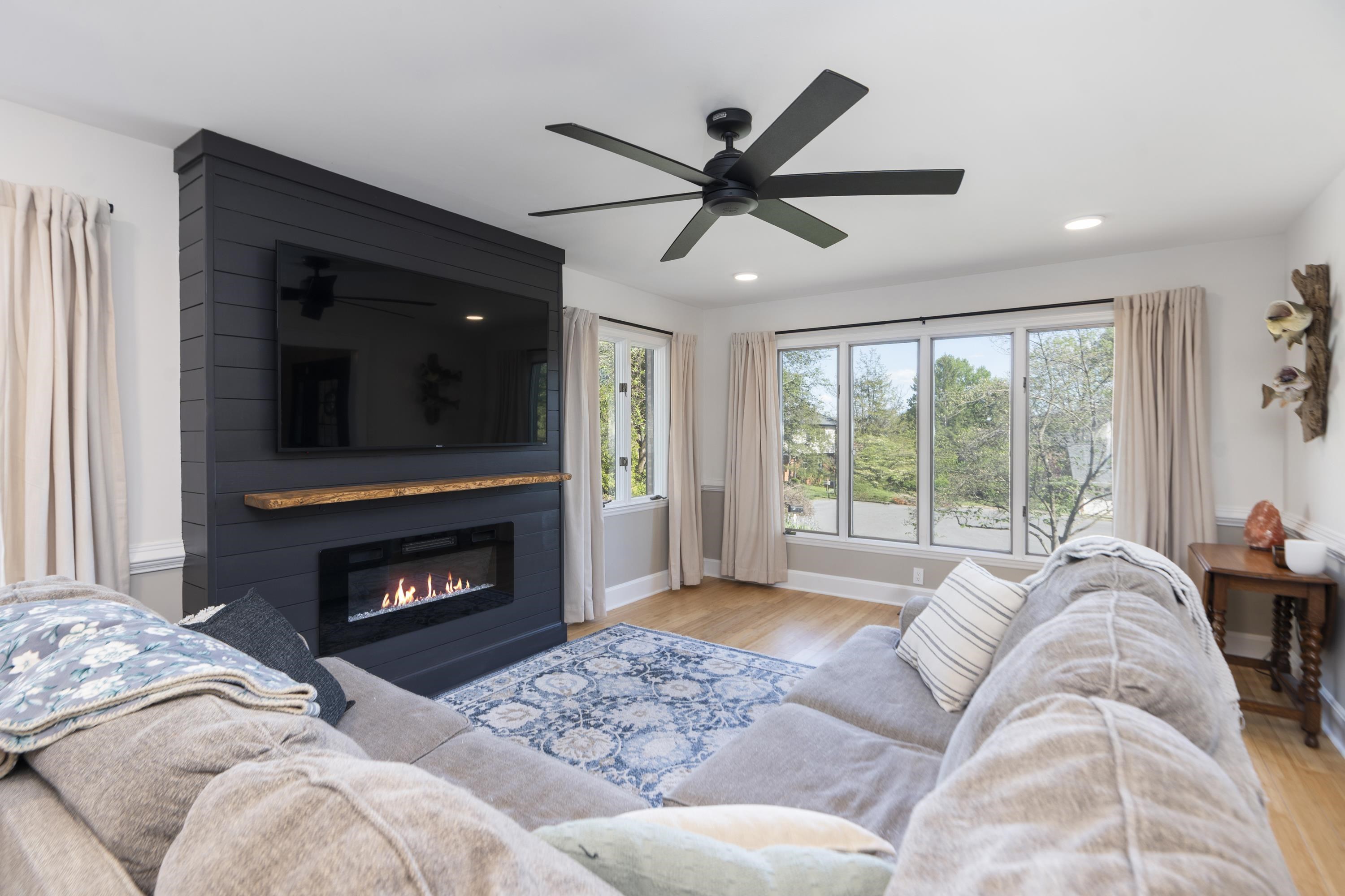 807 N BRAE BURN PL, STAUNTON, Virginia 24401, 4 Bedrooms Bedrooms, ,2 BathroomsBathrooms,Residential,807 N BRAE BURN PL,676190 MLS # 676190