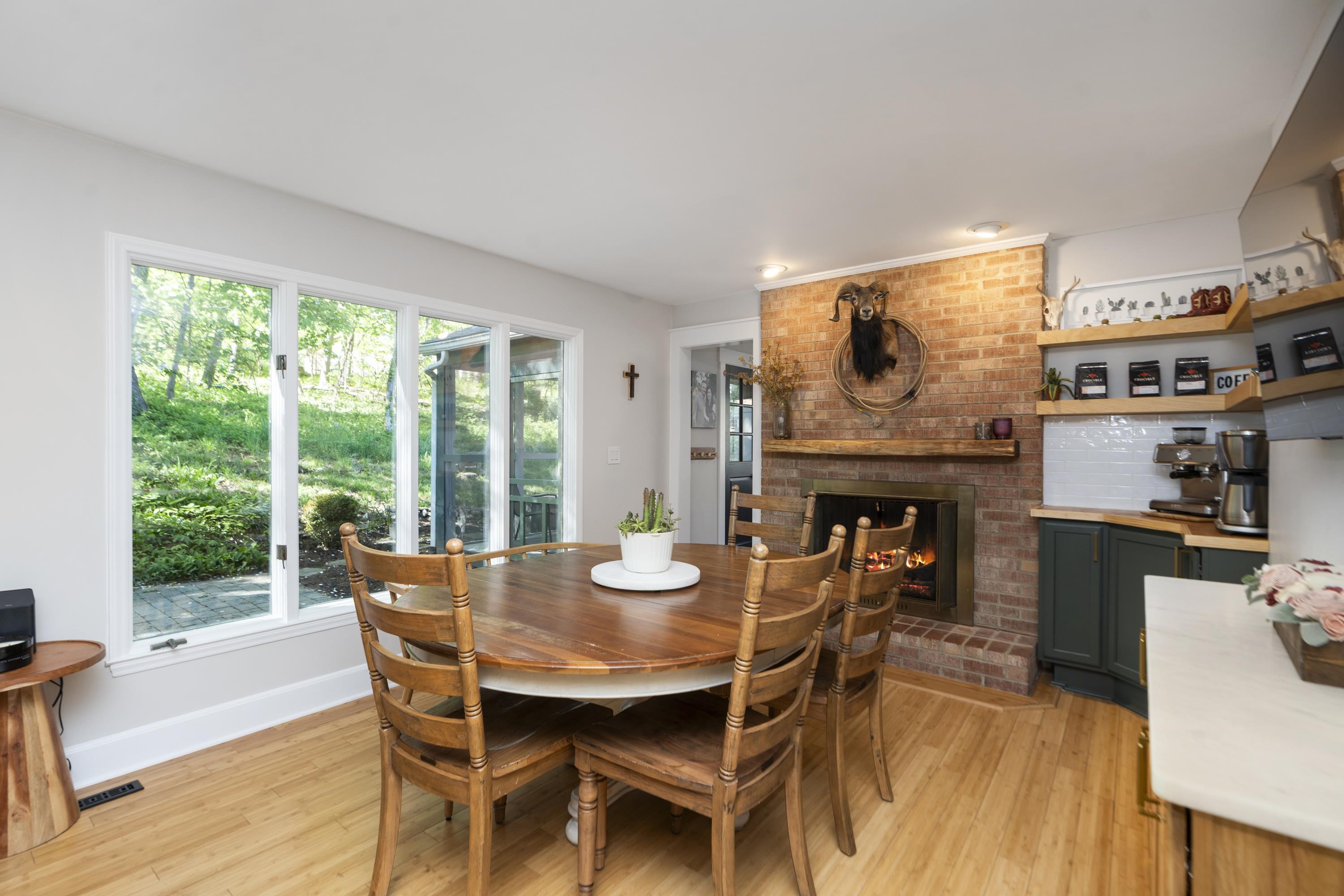 807 N BRAE BURN PL, STAUNTON, Virginia 24401, 4 Bedrooms Bedrooms, ,2 BathroomsBathrooms,Residential,807 N BRAE BURN PL,676190 MLS # 676190