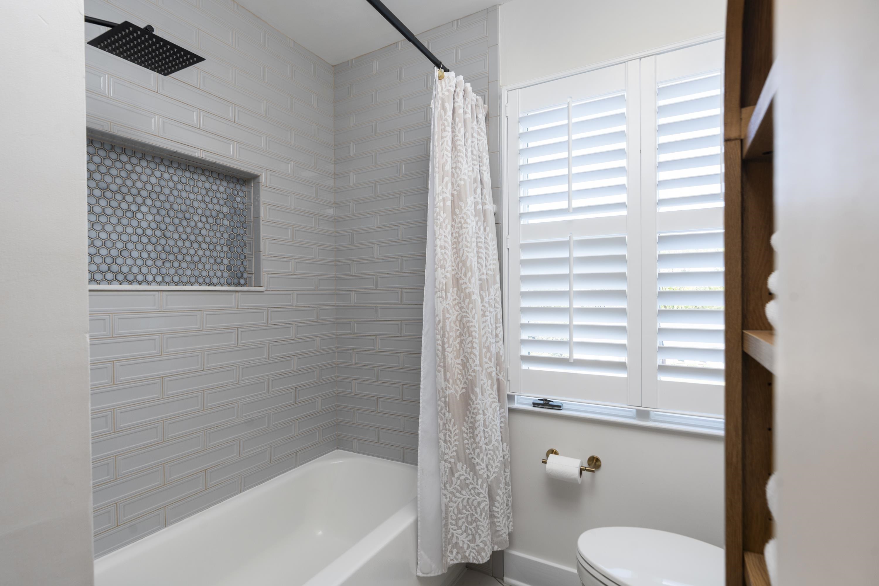 807 N BRAE BURN PL, STAUNTON, Virginia 24401, 4 Bedrooms Bedrooms, ,2 BathroomsBathrooms,Residential,807 N BRAE BURN PL,676190 MLS # 676190