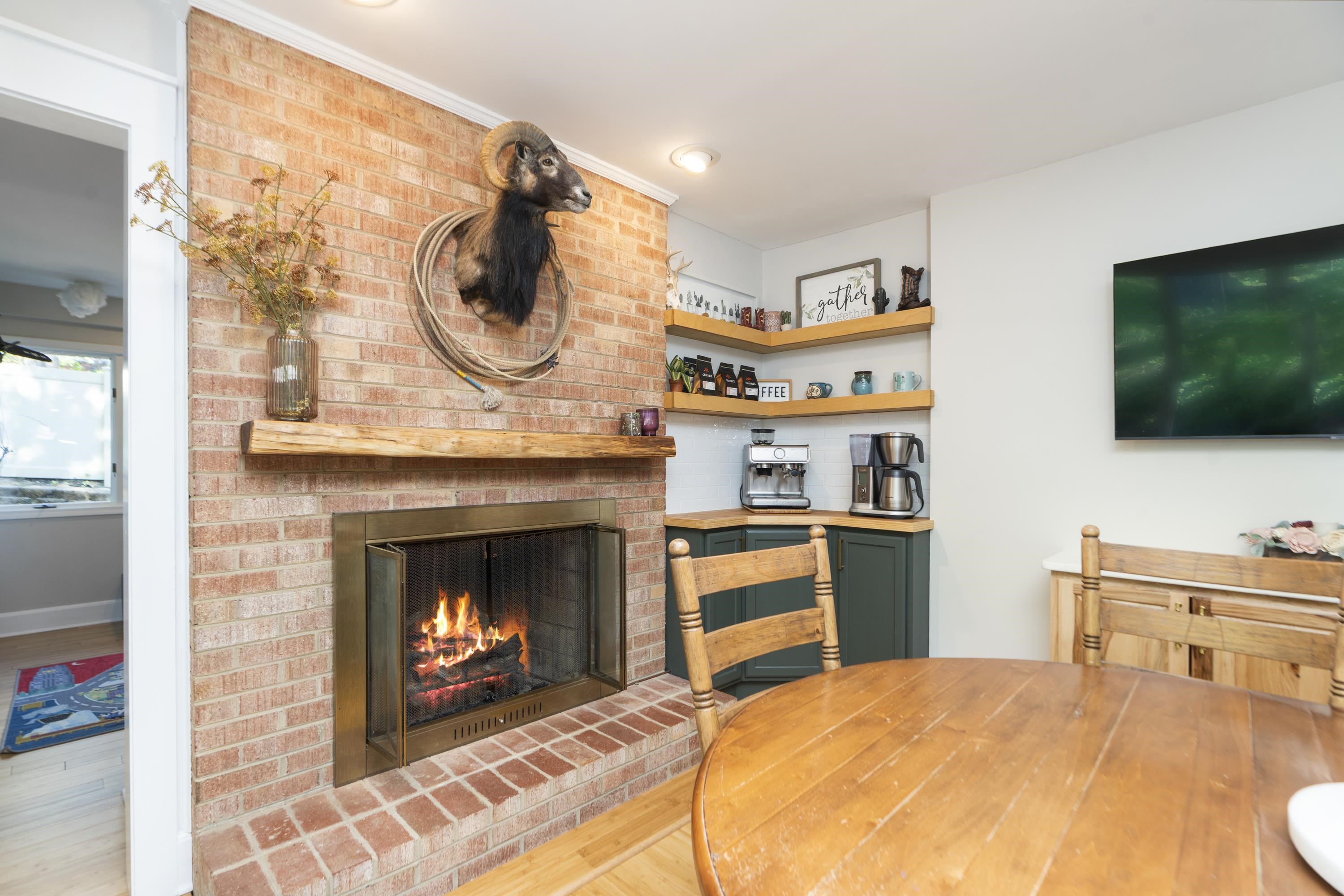 807 N BRAE BURN PL, STAUNTON, Virginia 24401, 4 Bedrooms Bedrooms, ,2 BathroomsBathrooms,Residential,807 N BRAE BURN PL,676190 MLS # 676190