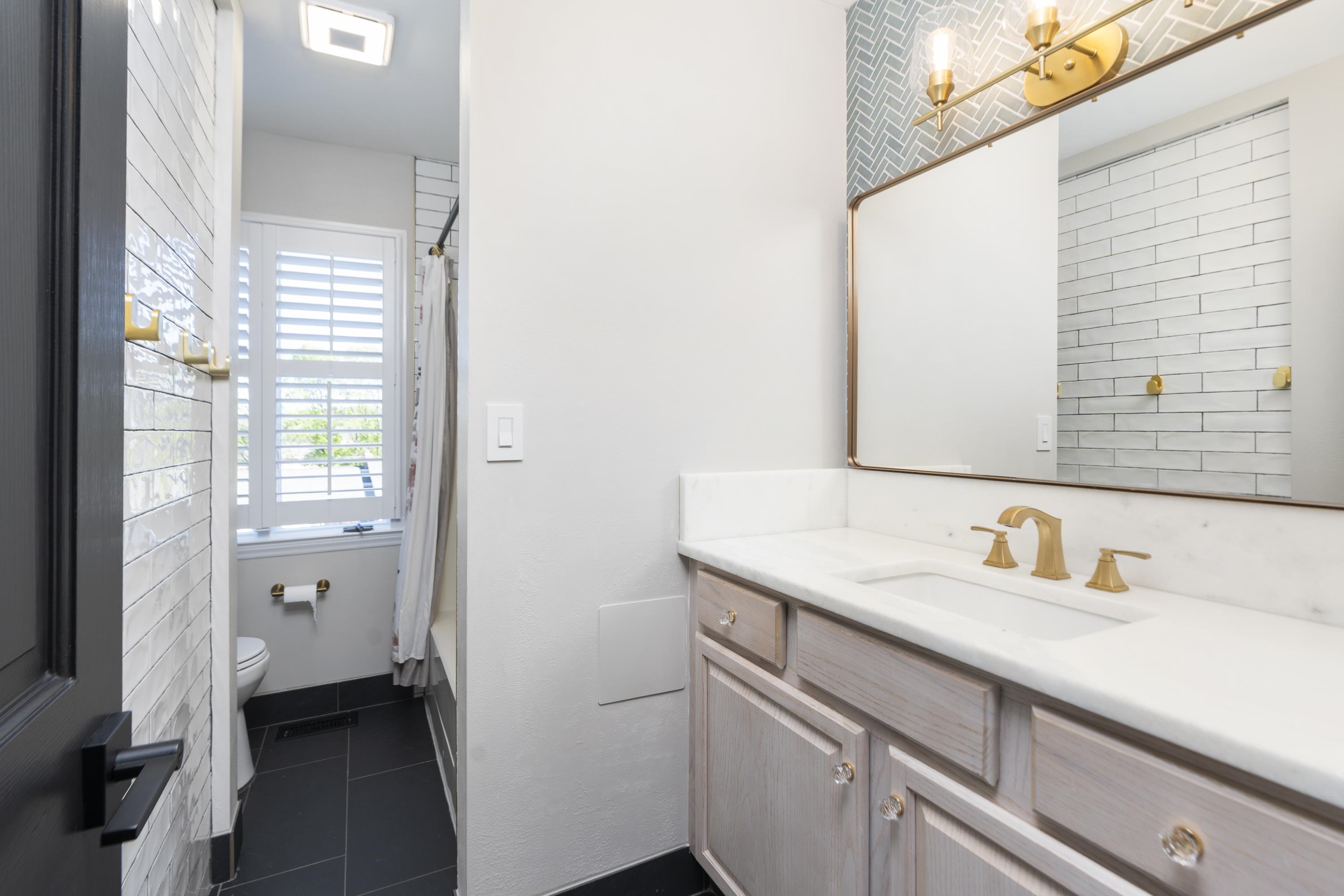 807 N BRAE BURN PL, STAUNTON, Virginia 24401, 4 Bedrooms Bedrooms, ,2 BathroomsBathrooms,Residential,807 N BRAE BURN PL,676190 MLS # 676190