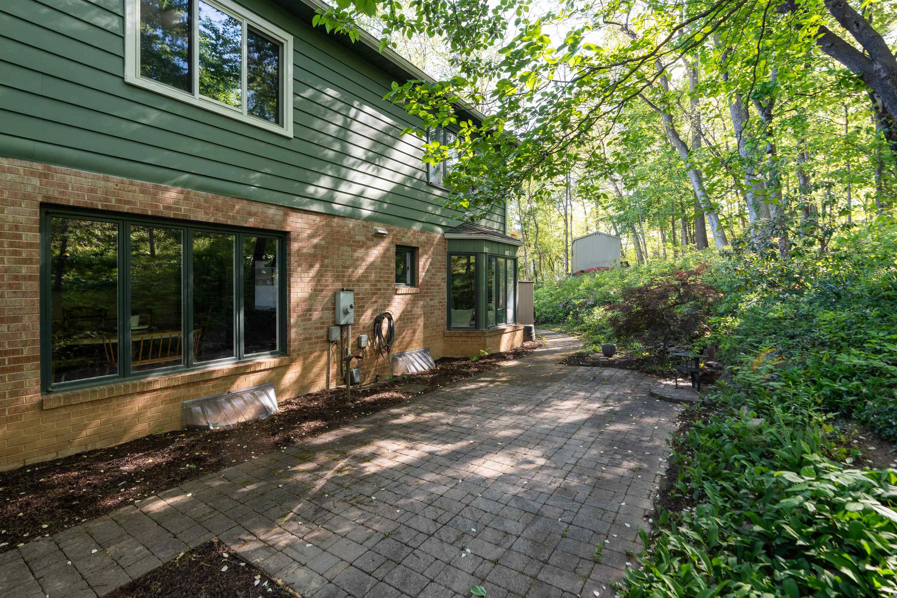 807 N BRAE BURN PL, STAUNTON, Virginia 24401, 4 Bedrooms Bedrooms, ,2 BathroomsBathrooms,Residential,807 N BRAE BURN PL,676190 MLS # 676190