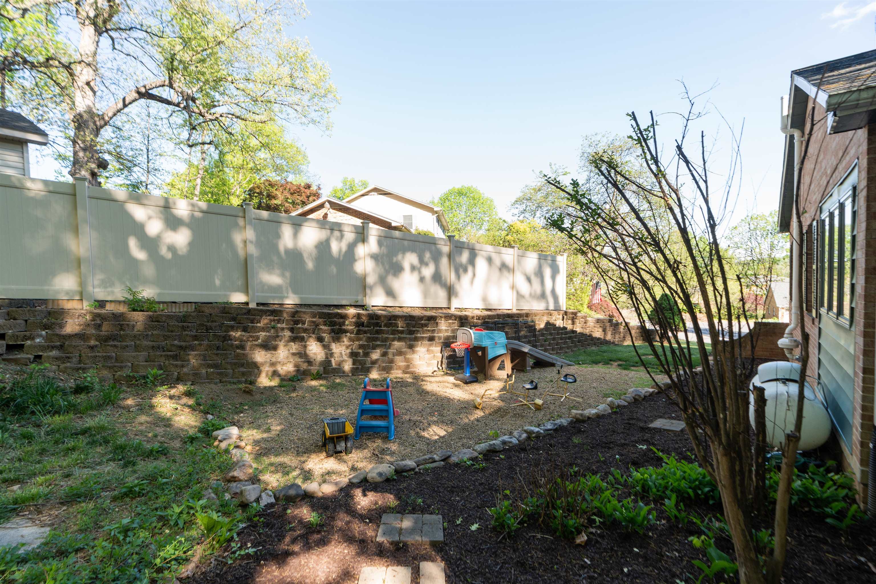 807 N BRAE BURN PL, STAUNTON, Virginia 24401, 4 Bedrooms Bedrooms, ,2 BathroomsBathrooms,Residential,807 N BRAE BURN PL,676190 MLS # 676190