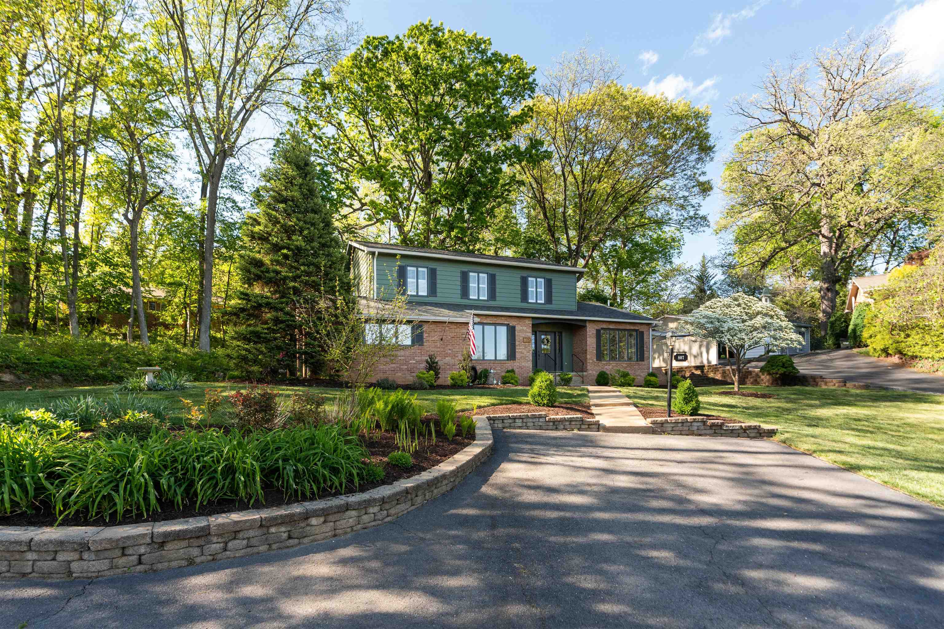 807 N BRAE BURN PL, STAUNTON, Virginia 24401, 4 Bedrooms Bedrooms, ,2 BathroomsBathrooms,Residential,807 N BRAE BURN PL,676190 MLS # 676190